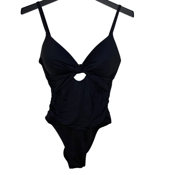 La Blanca Swim La Blanca Island Goddess Twist Keyhole One Piece
